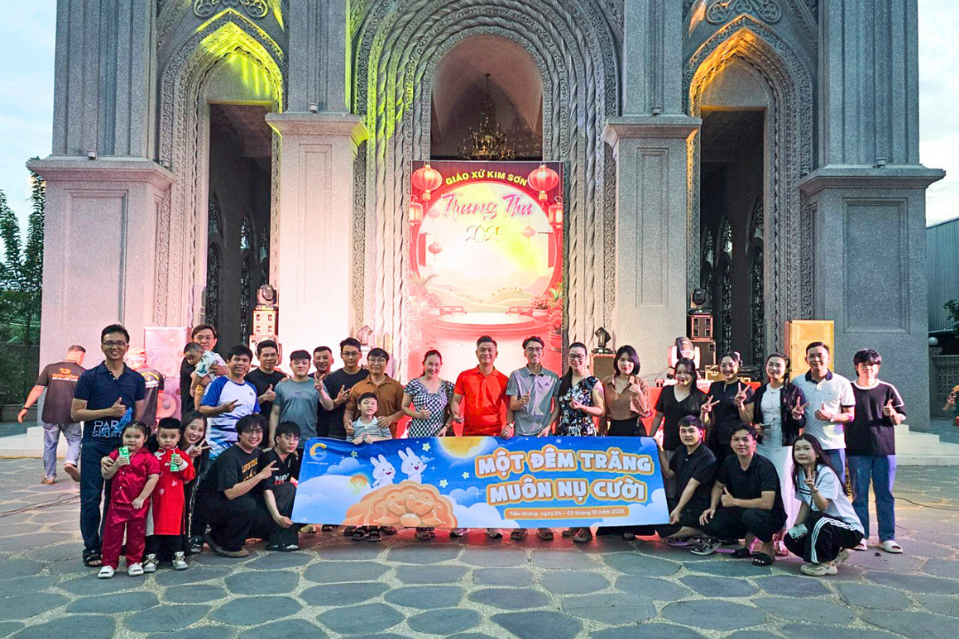 LOVING MID-AUTUMN FESTIVAL AT KIM SON